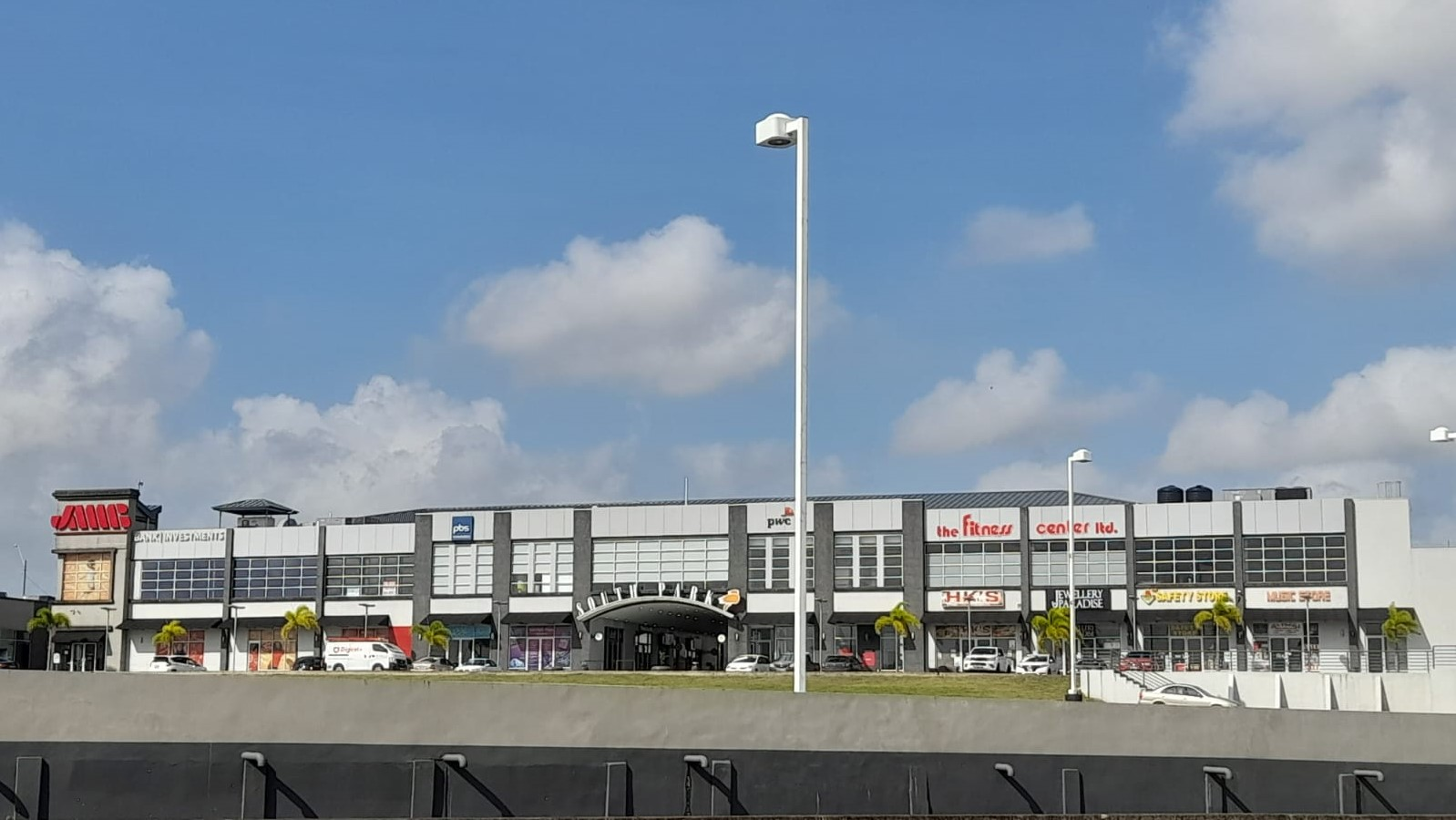 San Fernando South Park Commercial Space