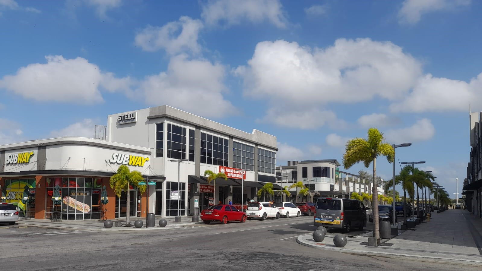 San Fernando South Park Commercial Space