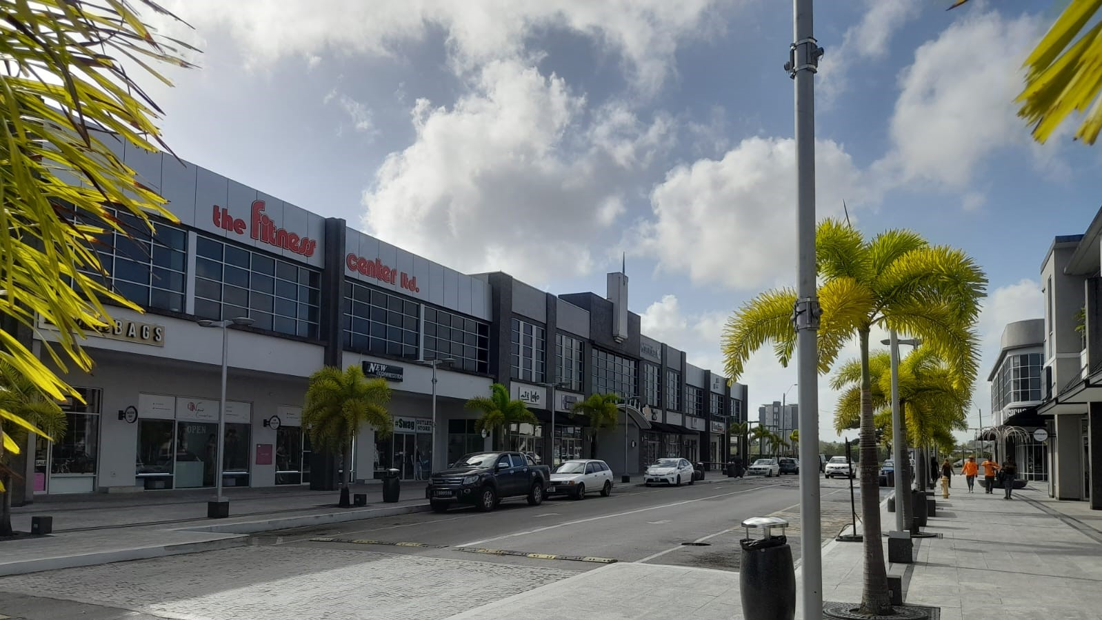 San Fernando South Park Commercial Space