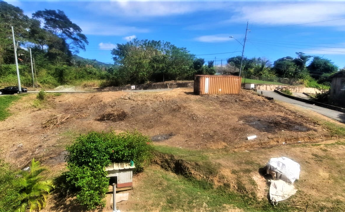 Tobago Scarborough Land