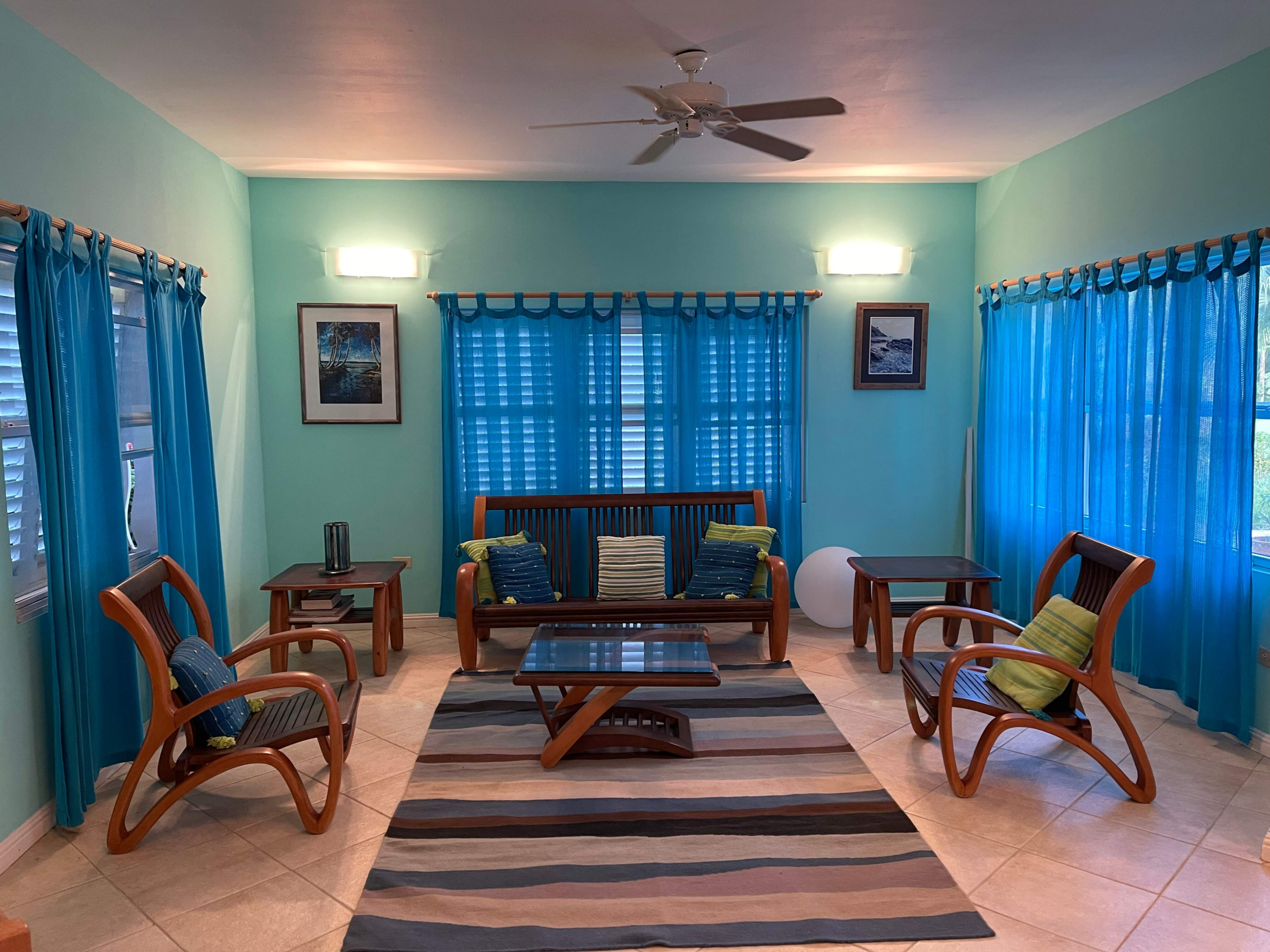 Blanchisseuse Living room Blanchisseuse Coastal Townhouse