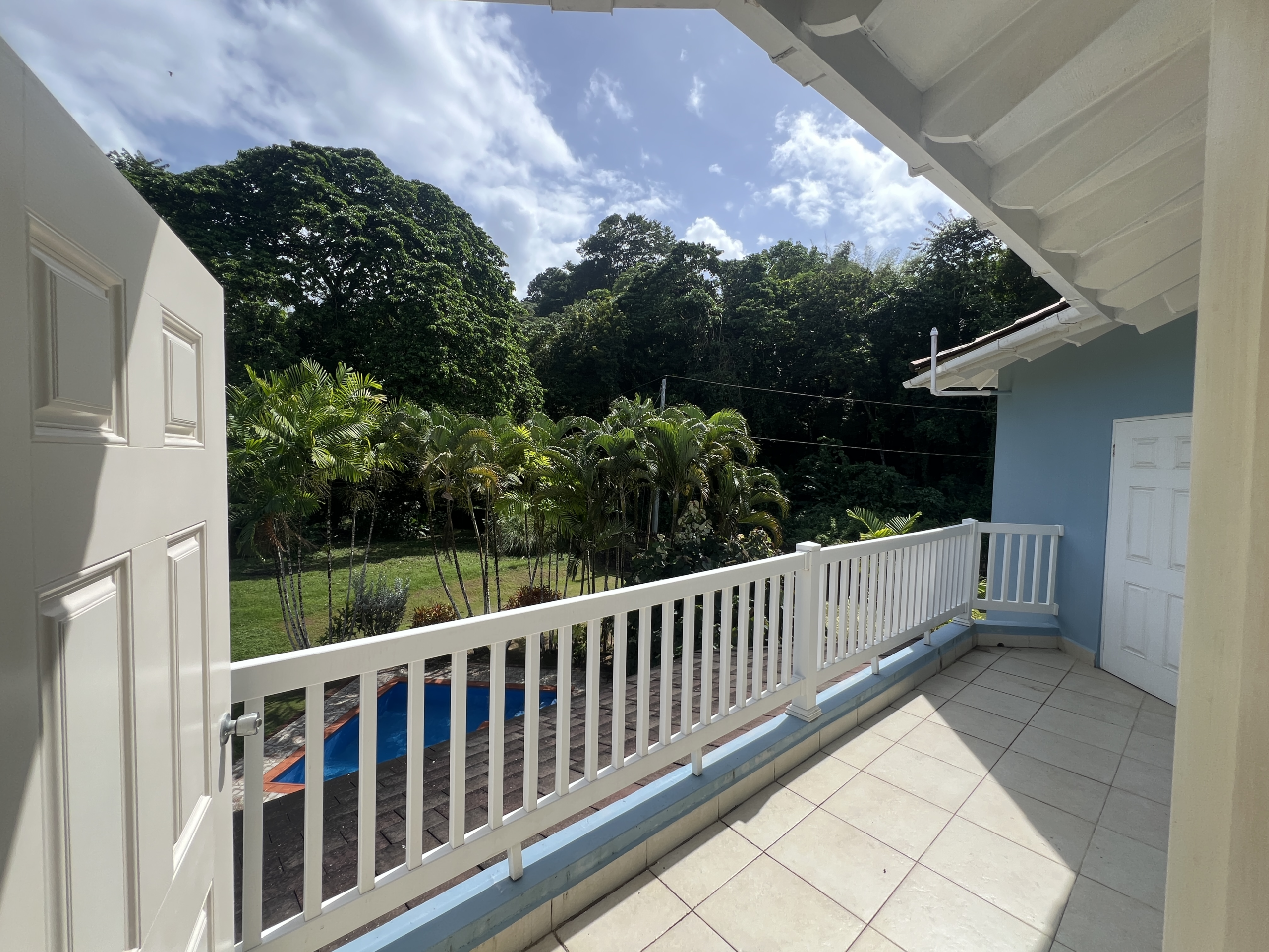 Blanchisseuse Coastal Townhouse