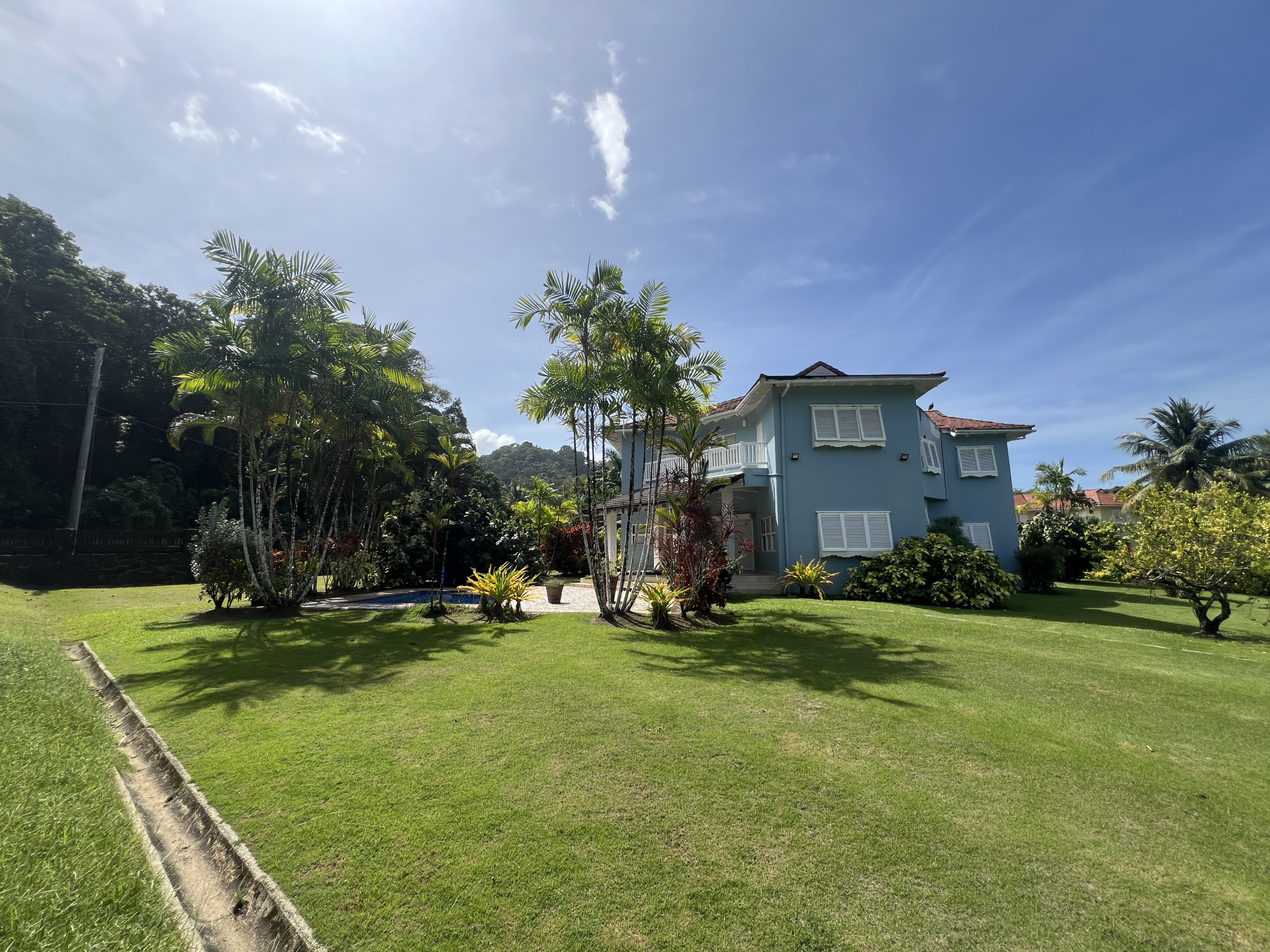 Blanchisseuse Coastal Townhouse