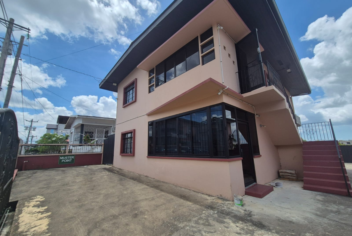 San Fernando Commercial Building