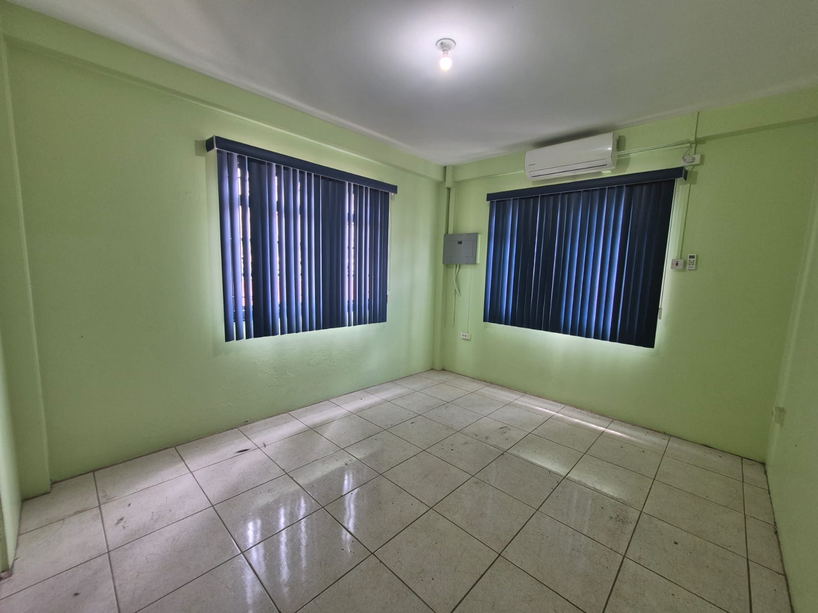 San Fernando Commercial Building