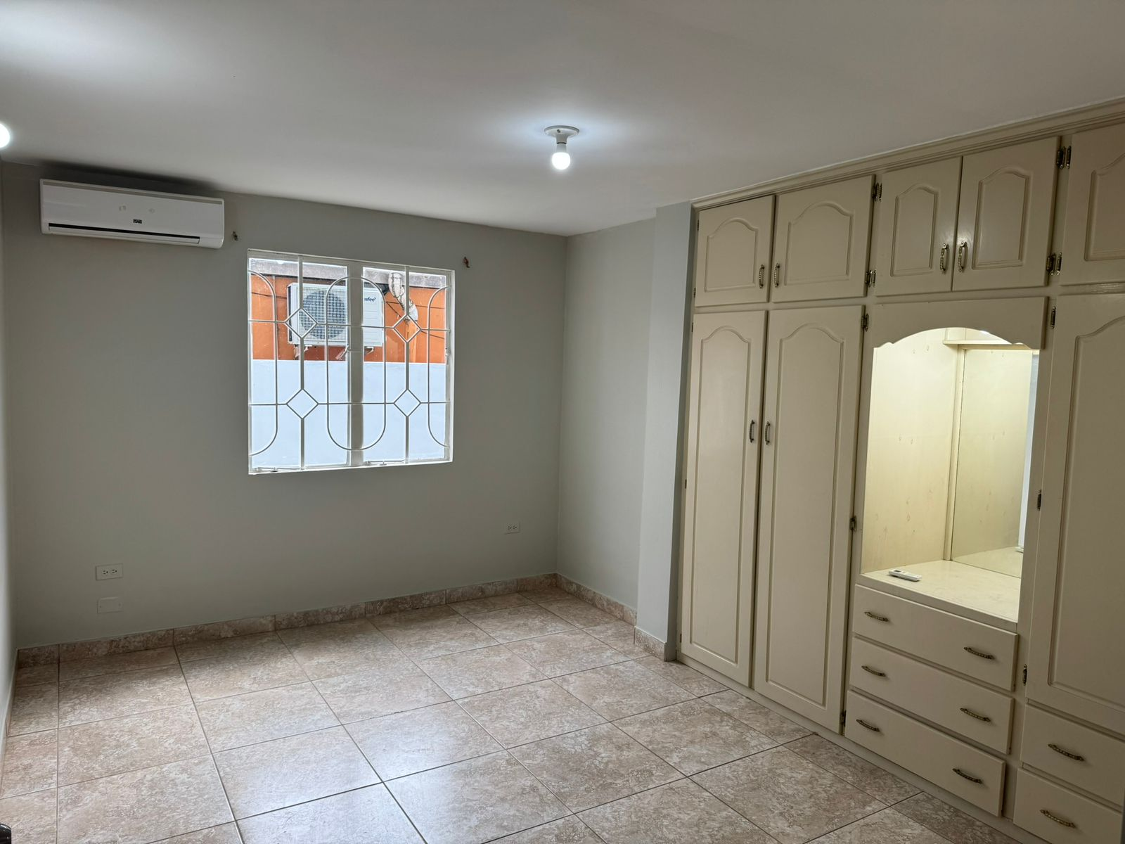 Endeavour Gardens Apartment